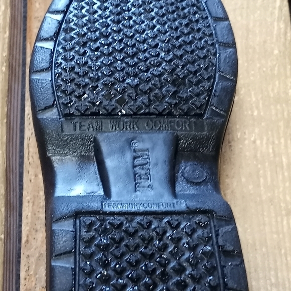 SlipOil Resistant Leather ShoesForCrews - Picture 6 of 7